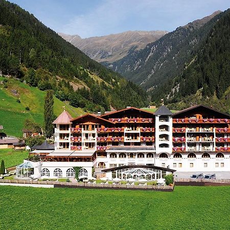 Wellness & Relax Hotel Milderer Hof Neustift im Stubaital Exterior photo