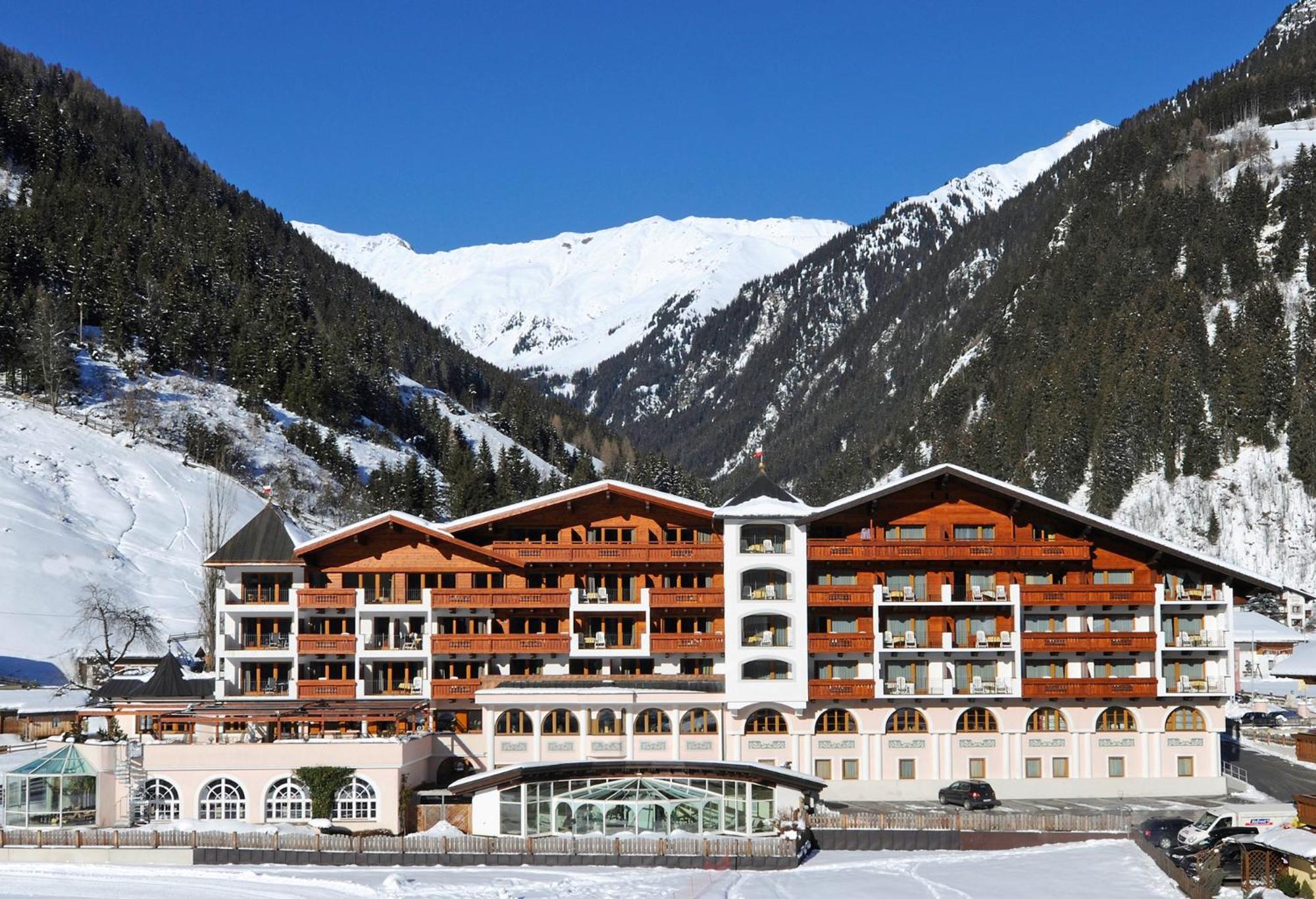Wellness & Relax Hotel Milderer Hof Neustift im Stubaital Exterior photo